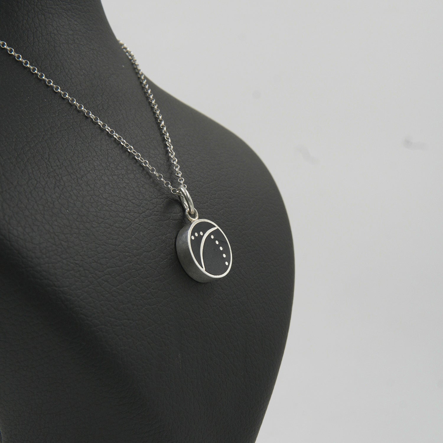 Bright Drop Black Agate Necklace – 18K Gold-Plated 925 Silver Chain - Gemify